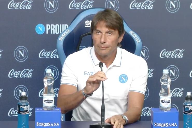 Antonio Conte parla in conferenza stampa