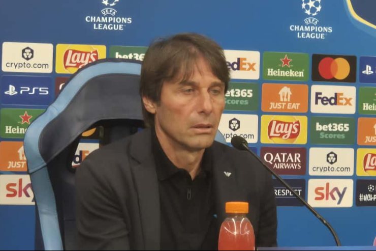 Antonio Conte in conferenza stampa 