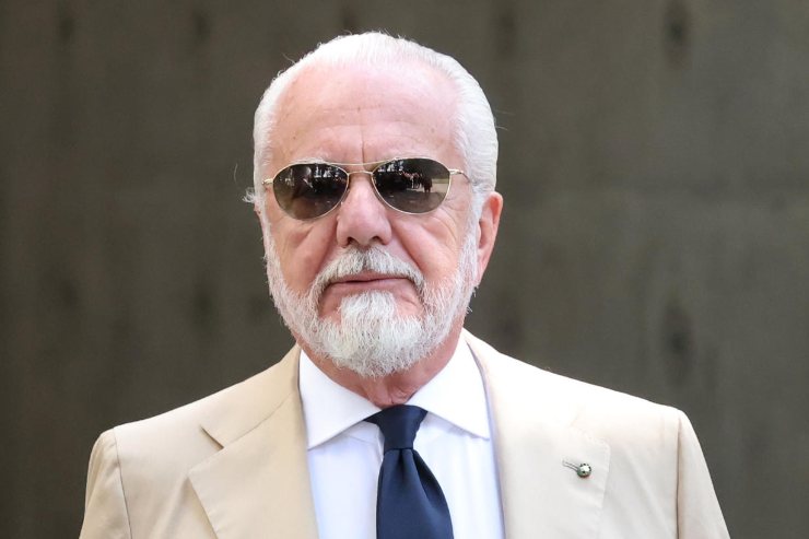 De Laurentiis ai funerali di Armani