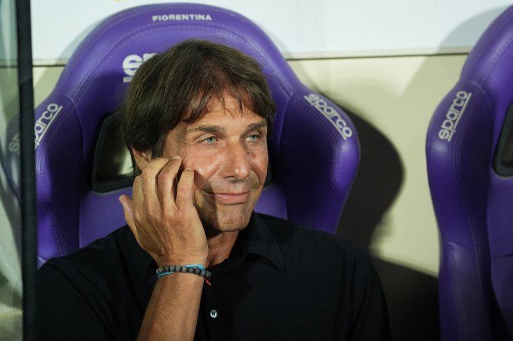 Antonio Conte sorridente