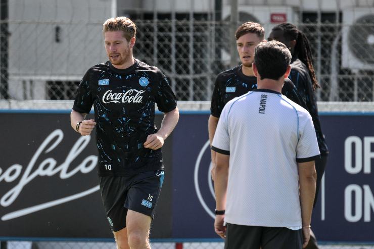 De Bruyne si riscalda 