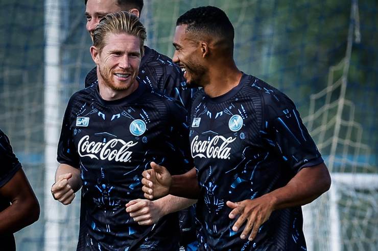 De Bruyne e Juan Jesus in allenamento