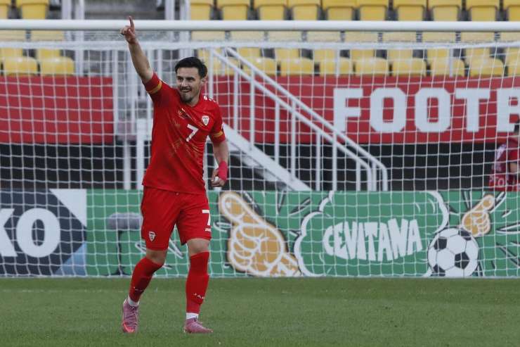 Elmas vuole conquistare Conte: il gesto non lascia dubbi