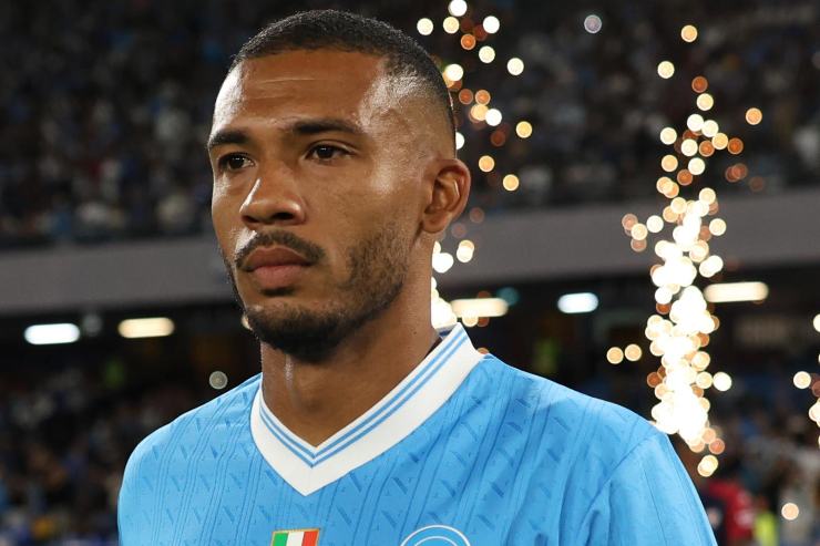 Juan Jesus in campo con la maglia del Napoli