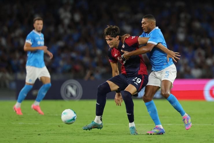 Juan Jesus in contrasto con Borrelli