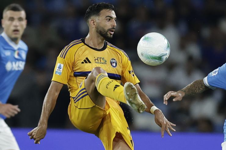 Léris in azione con la maglia del Pisa