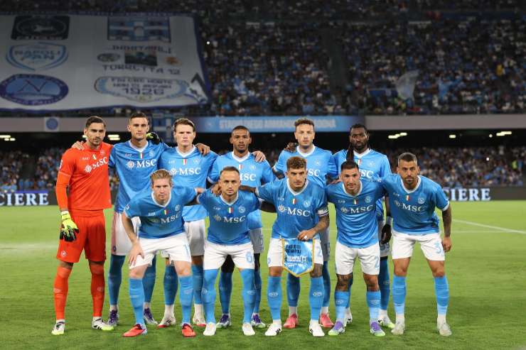 Il Napoli in posa nel pre partita
