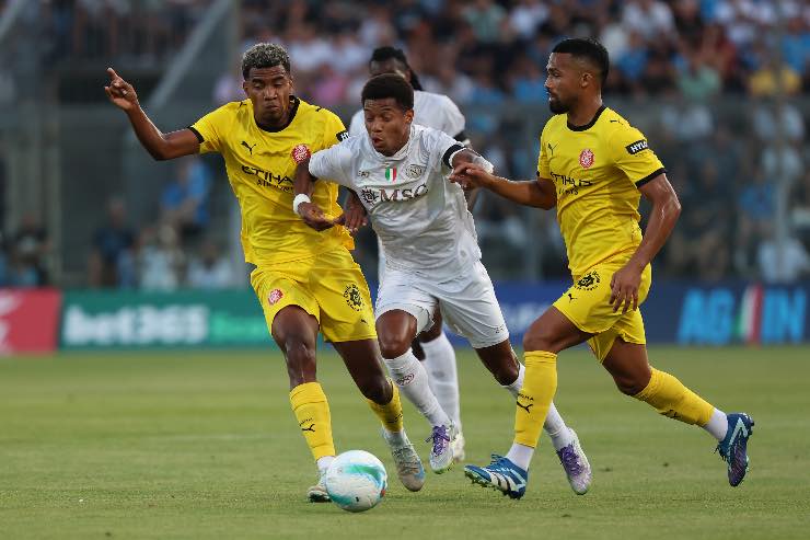 Napoli, Neres salta anche la sfida con la Fiorentina 