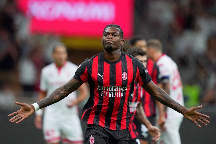 Leão esulta dopo un gol con il Milan