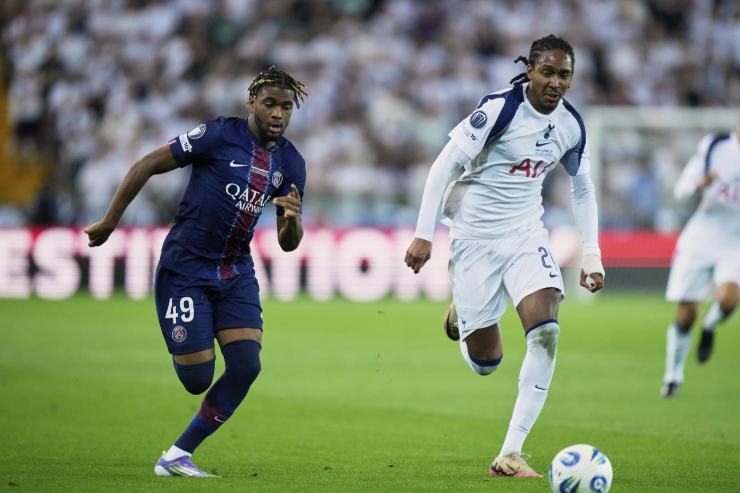 L'ex calciatore di Conte durissimo: "Mi ha distrutto"