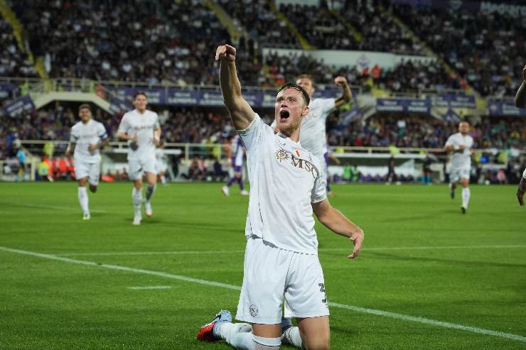 Beukema esulta al gol