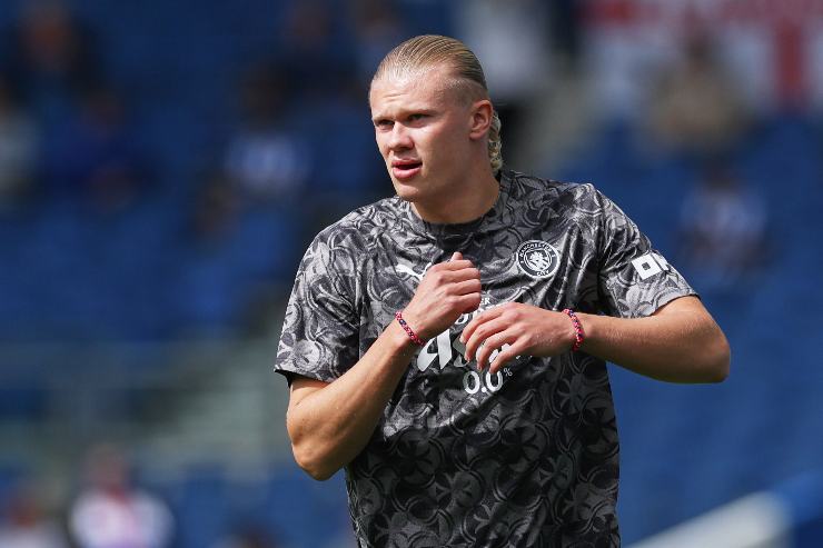 Haaland durante il riscaldamento