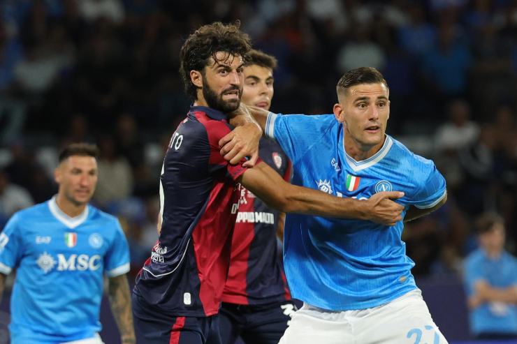 Lorenzo Lucca contro il Cagliari