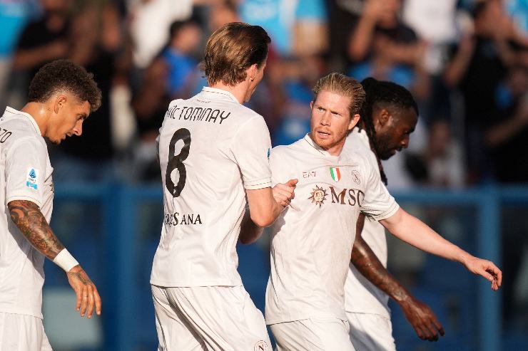 McTominay e De Bruyne in partita esultano