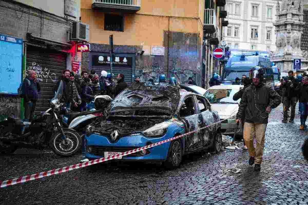Città Napoli devastata dai tifosi del Francoforte