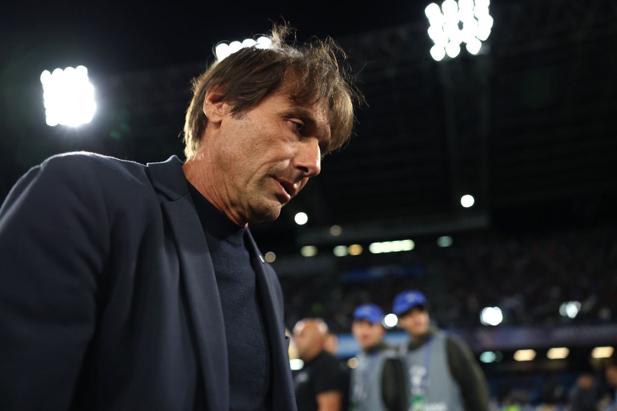Conte perplesso in panchina