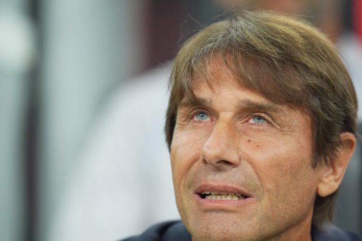 Antonio Conte sulla panchina del Napoli