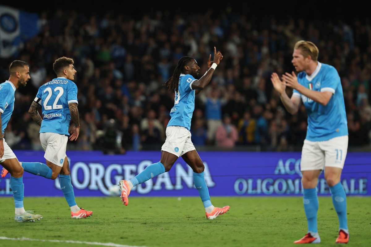 I giocatori del Napoli esultano dopo un gol