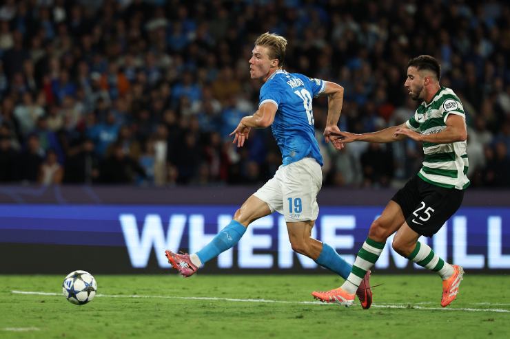 Rasmus Hojlund in campo