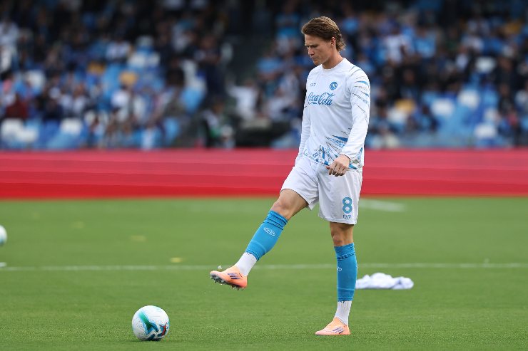 McTominay nel riscaldamento