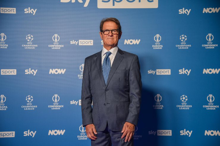 Capello posa in presentazione