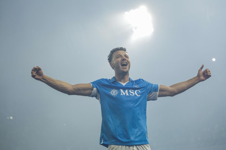 Amir Rrahmani esulta