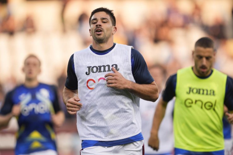 Simeone in campo con la maglia del Torino