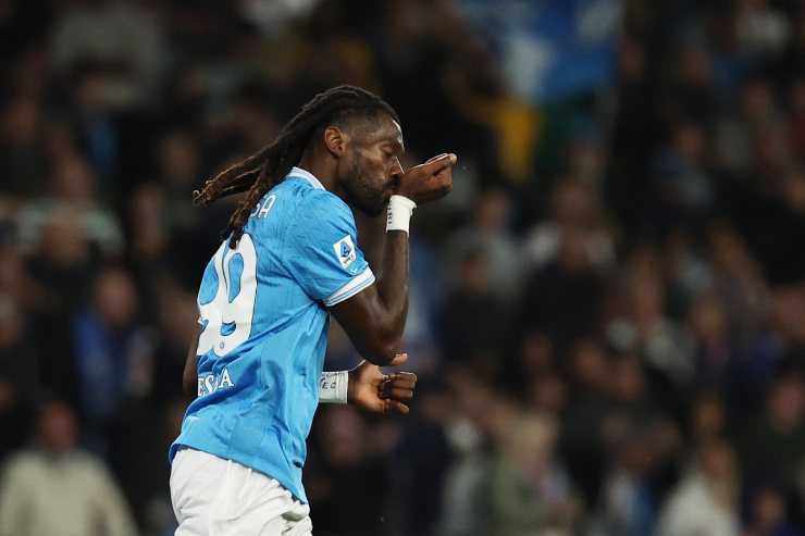 Zambo Anguissa esulta