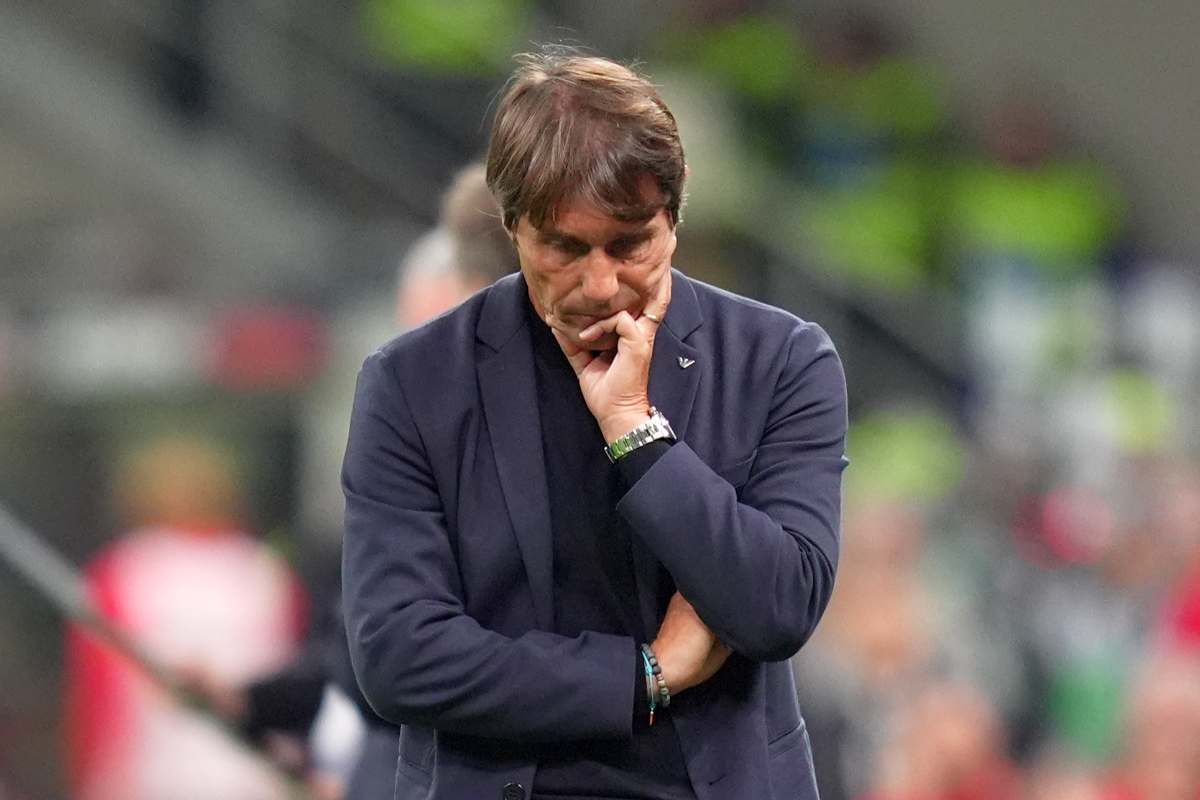 “Influenza gli arbitri”, tweet al veleno contro Conte: attacco durissimo “Influenza gli arbitri”, tweet al veleno contro Conte: attacco durissimo