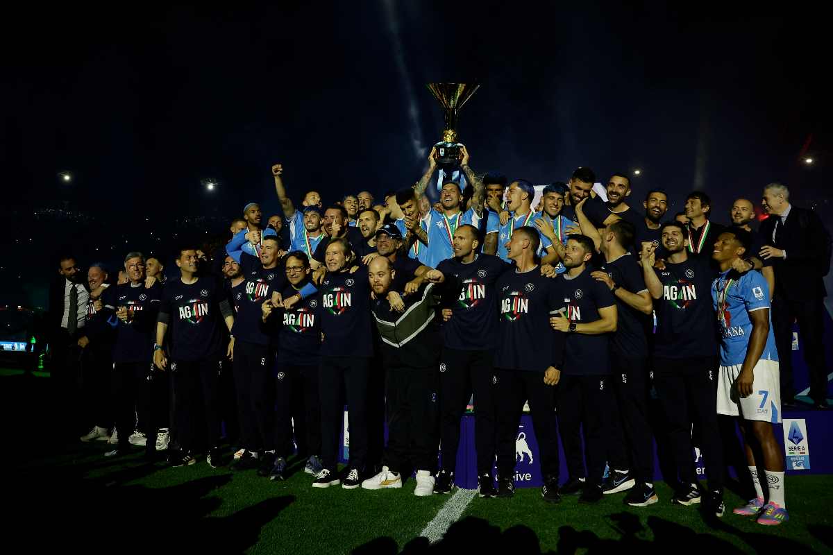 Dagli scherzi con Conte, all’addio improvviso: l’ex Napoli racconta tutto ai nostri microfoni Dagli scherzi con Conte, all’addio improvviso: l’ex Napoli racconta tutto ai nostri microfoni