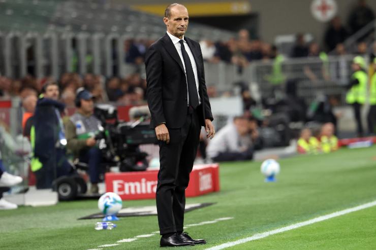 Max Allegri a San Siro durante la sfida di campionato tra Milan e Napoli