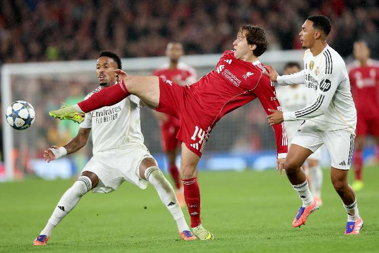 Chiesa in campo con il Liverpool