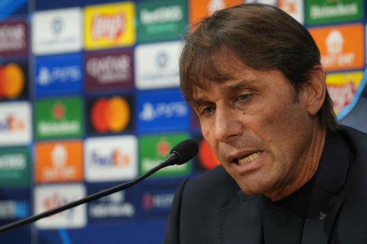 Conte durante la conferenza stampa