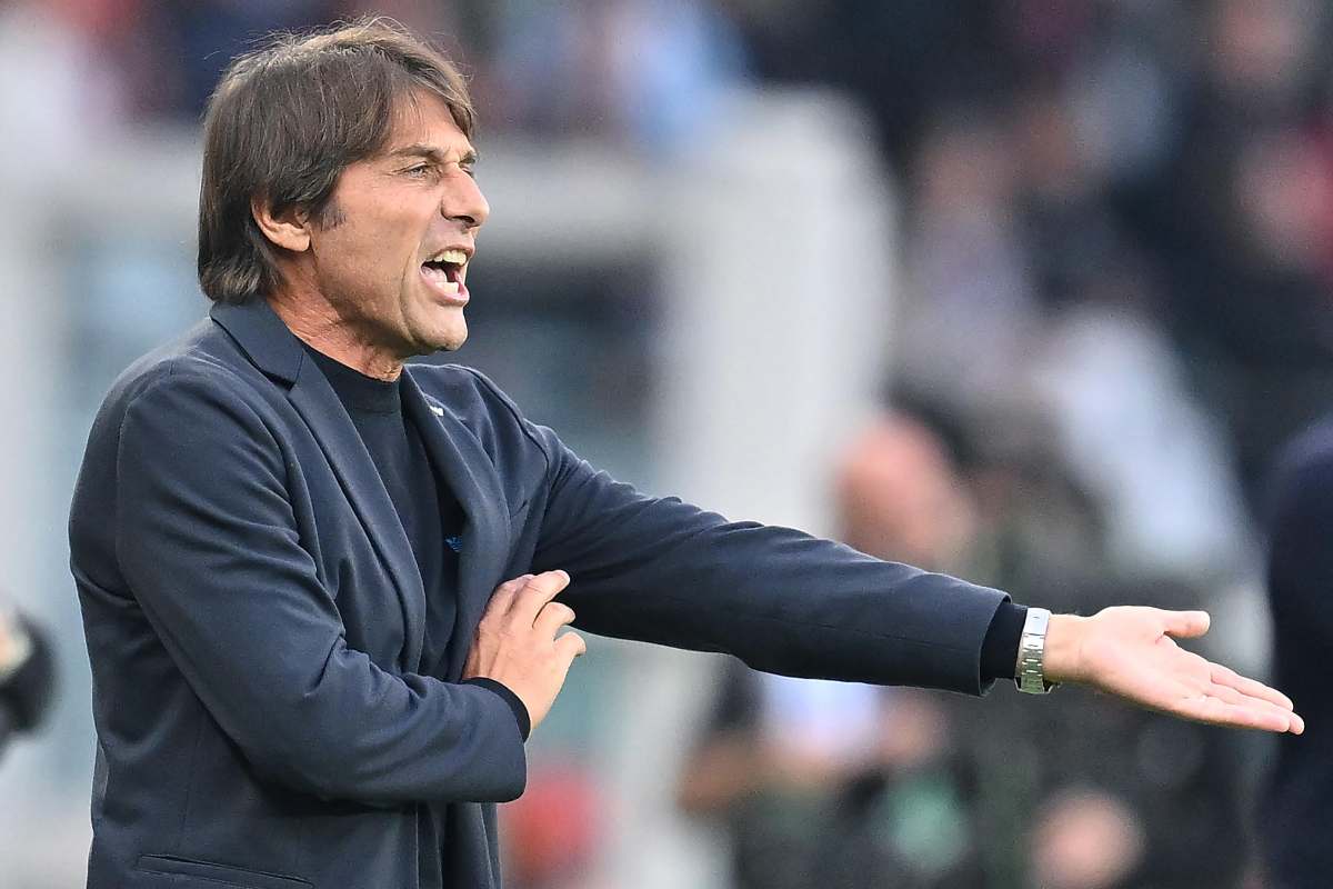 Napoli, Conte non ci sta e detta regole: ritorno a Castel Volturno vicino