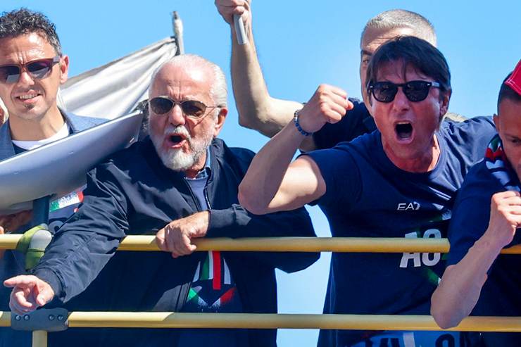 De Laurentiis e Conte durante la festa Scudetto