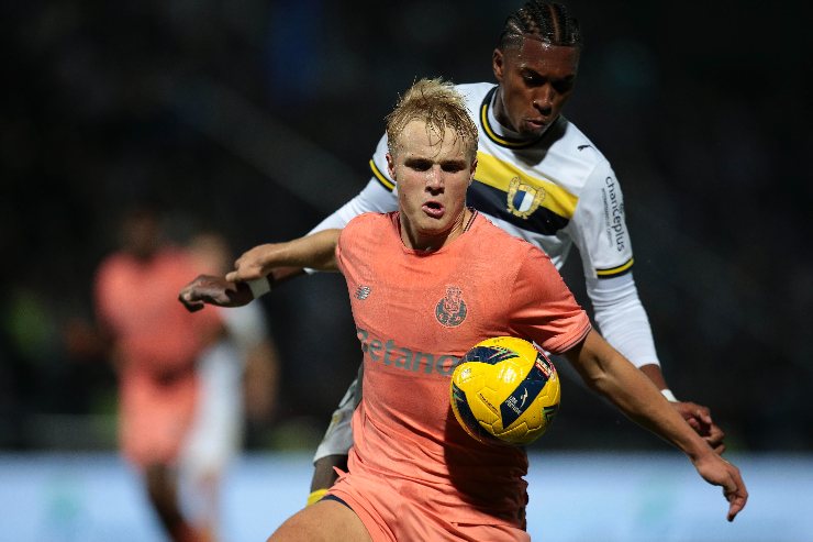 Victor Froholdt in azione contro il Famalicao