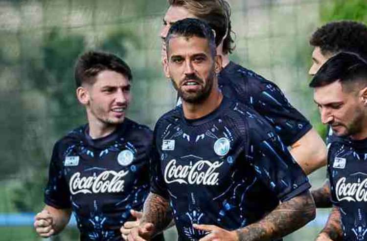 I calciatori del Napoli si allenano a Castel Volturno