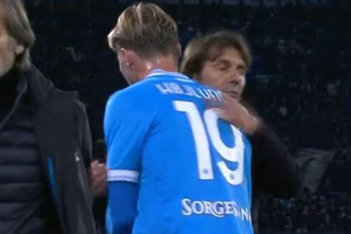 Napoli – Atalanta, Hojlund esce per un problema fisico: le sue condizioni