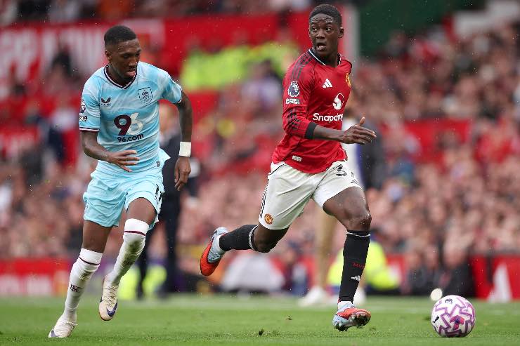 Napoli, Mainoo in azione con il Manchester United