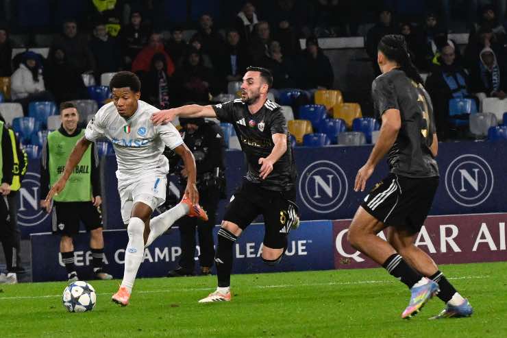 Napoli, Neres scatta sulla fascia