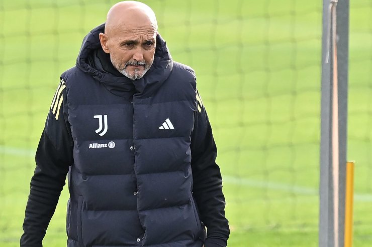 Luciano Spalletti durante l'allenamento