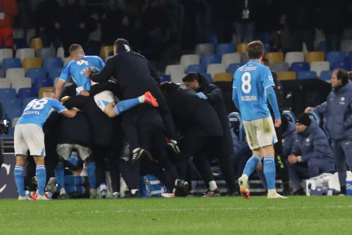 Napoli, regalo speciale per l’ex campione d’Italia: l’immagine diventa virale – FOTO