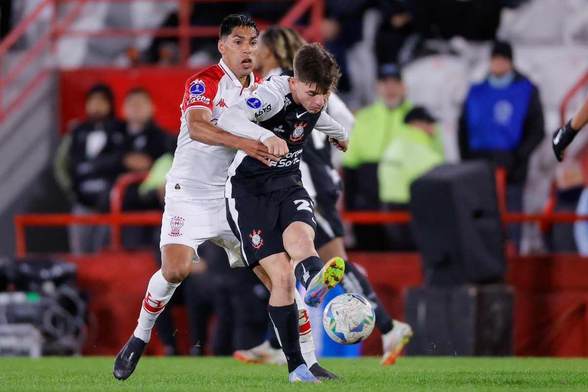 Breno Bidon in azione con la maglia del Corinthias