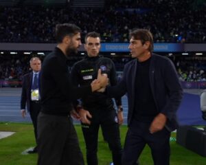 Napoli a doppia faccia: due record opposti contro il Como Napoli a doppia faccia: due record opposti contro il Como