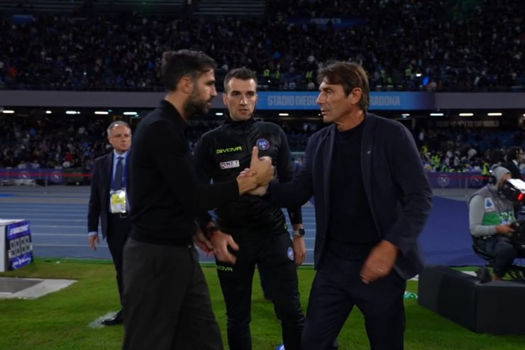 Fabregas e Conte si stringono la mano dopo Napoli-Como