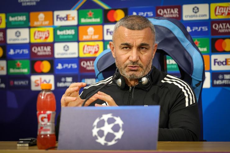 Qurbanov (allenatore del Qaraba) in conferenza stampa prima della gara con il Napoli