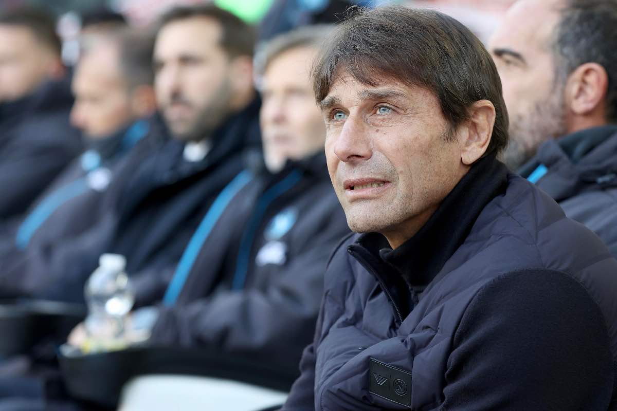 Antonio Conte in panchina nella gara di Serie A 2025