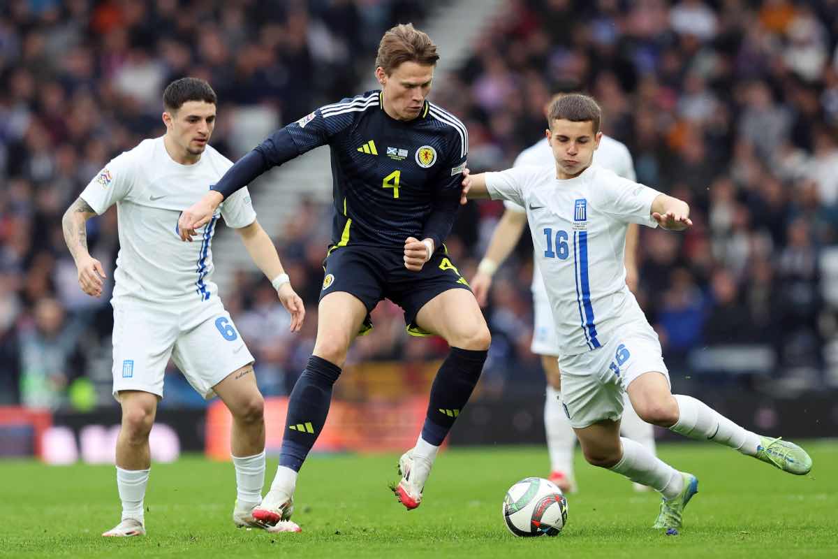 Napoli, Christos Mouzakitis in campo con la maglia della Grecia