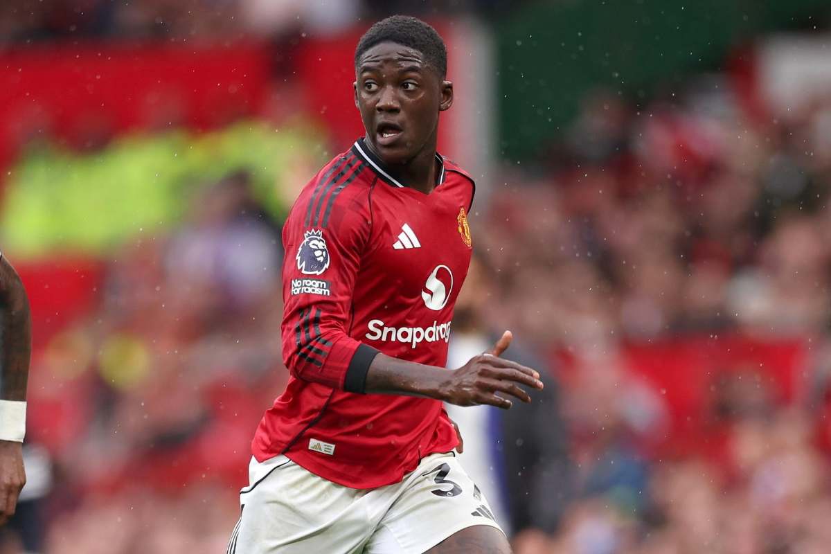 Mainoo in campo con la maglia dello United