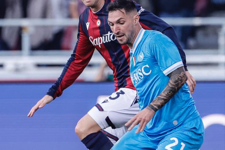 Matteo Politano in campo contro il Bologna